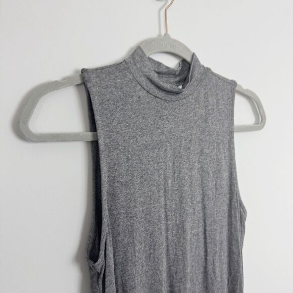 H&M BASIC | Gray Sleeveless Turtleneck Tank Top Women’s Size Small - Picture 2 of 6